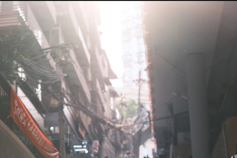 Promenez-vous dans les anciens docks et les quartiers commerciaux modernes de Chongqing