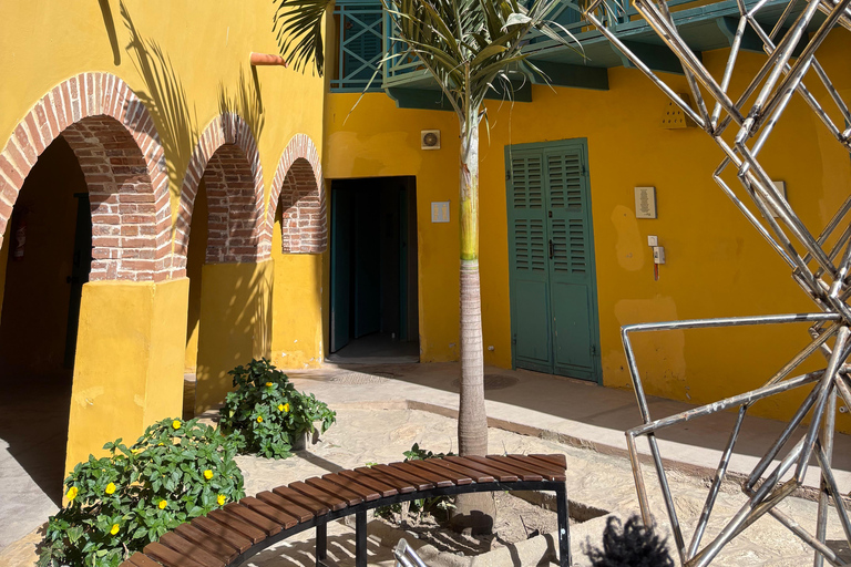 Île de Gorée: In-depth guided tour with access to little-known places