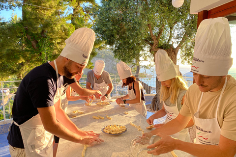 Sorrento: Authentic & Fun Cooking Class in a sea view Villa