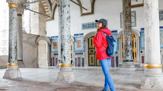 Topkapi Palace & Harem Museum: Small Group Tour with Ticket