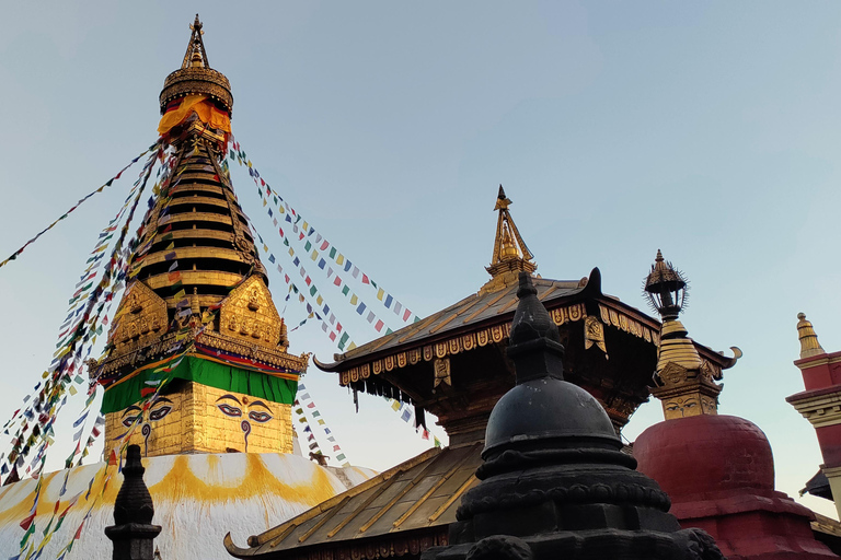 كاتماندو: جولة في الحديقة الخضراء والشلالات