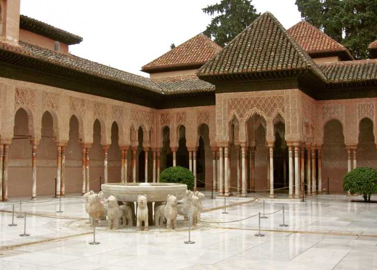 Granada: Tur ghidat Alhambra cu Palatele Nasride