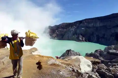 From Malang/Surabaya: 2-Days Tour Mt. Bromo Ijen Blue Flames