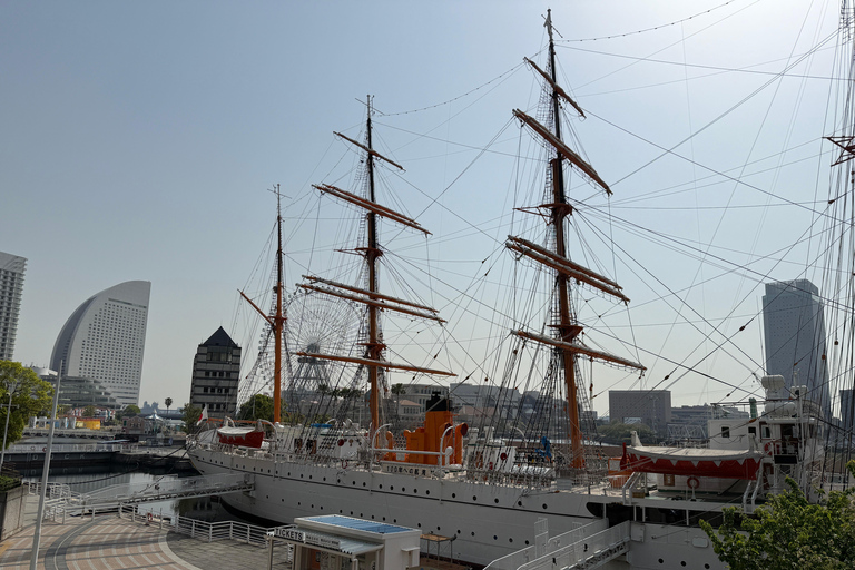 横滨探险：地标、街头美食、文化之旅横滨探险之旅：地标建筑、街头小吃、文化巡礼