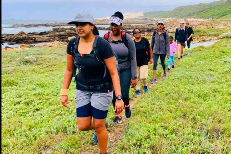 Senderismo Costero Sendero Sacramento: Puerto Elizabeth