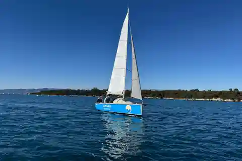 Golf-Juan: Sailing day tour with Snorkeling at the island
