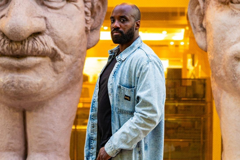 Private Daytime Photoshoot Experience in Osaka (Dotombori) Private Daytime Photoshoot Experience in Osaka (4 hrs)