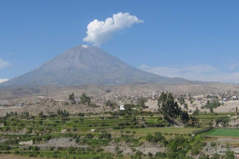 "Majestuoso Misti: una emocionante escapada de 2 días a Arequipa"