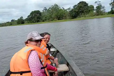 Iquitos: Selva Amazónica en 2 Días: Aventura y Expedición