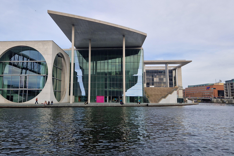 Berlin : Visite guidée à pied autour du ReichstagVisite privée à pied autour du Reichstag