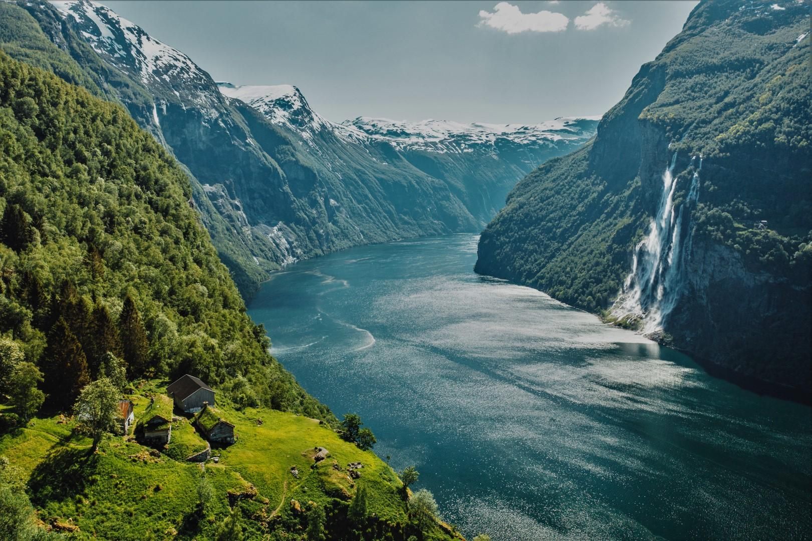Nordfjordeid: Bustransfer & Geirangerfjord Sightseeingboot