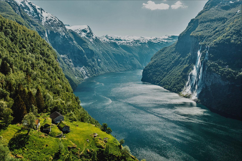 From Hellesylt: Geirangerfjord Boat Tour with Waterfalls