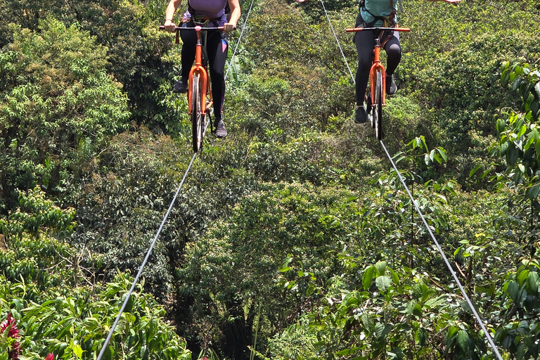 Mindo Cloud Forest Fågelskådning Fjärilar vattenfall choklad...