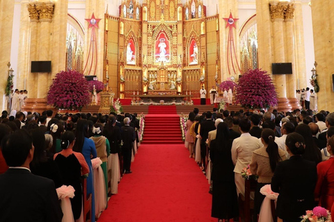 Hanoi: Vietnam Biggest Church or Trang An, Mua Cave & Hoa Lu Hanoi: Ninh Binh, Hoa Lu, Trang An, Mua Cave, Buffet & Cycle