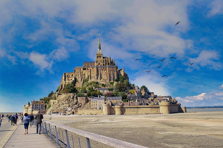 From Cherbourg: Mont Saint-Michel Guided Tour