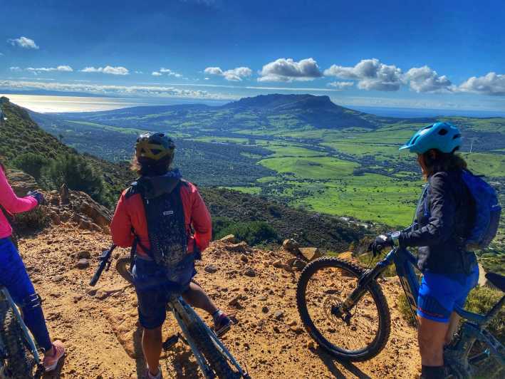 eBike in Tarifa: Geführte Touren mit elektrischen Mountainbikes.