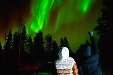 Rovaniemi: Excursão às Luzes do Norte com churrasco