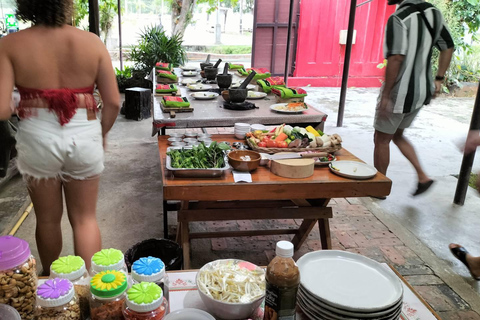 Krabi : Authentieke Thaise kookles met rondleiding over de markt