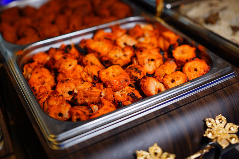 Dubai Marina Dinner Cruise with Buffet & Live Entertainment