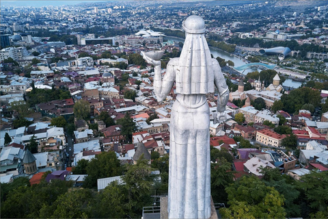 Viagem de ida e volta de Yerevan a Tbilisi: Excursão a pé e prova de vinhos