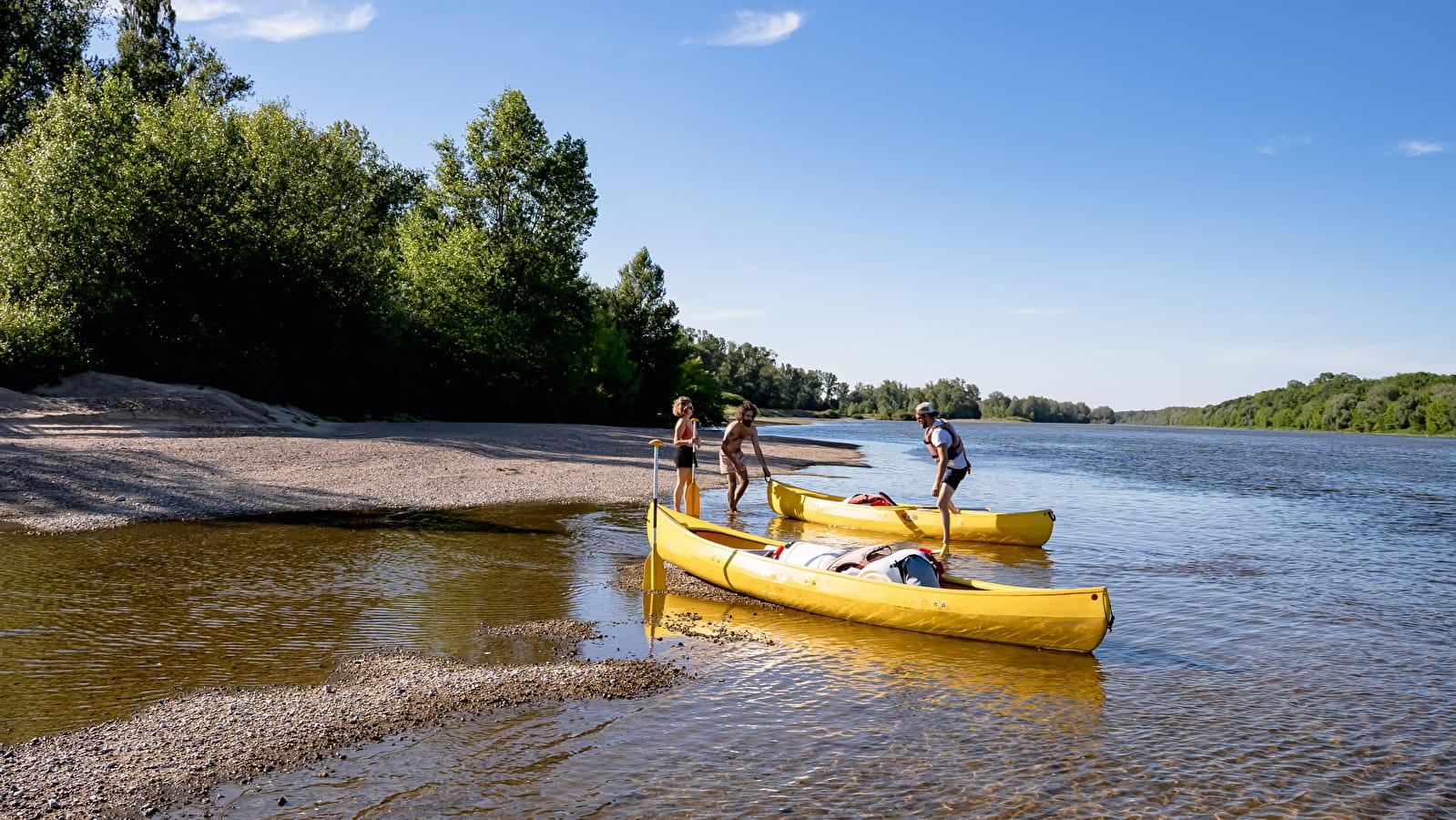 Blois: Kanufahrt auf der Loire mit Mittagessen und Barfußwanderung