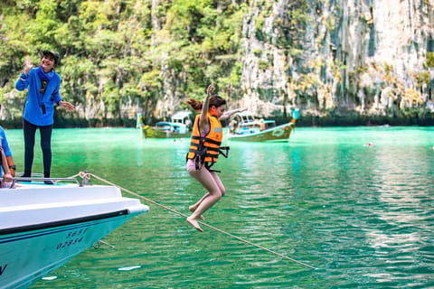 Phuket: Relaxed Phi Phi & Khai Islands Beach Snorkeling Tour