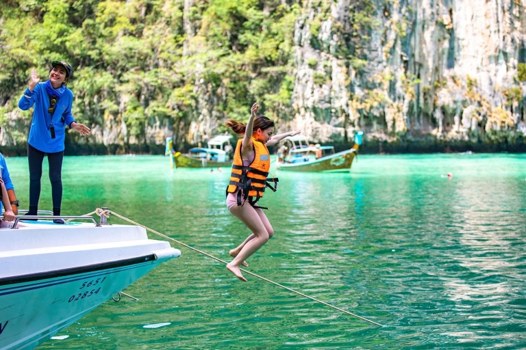 Phuket: Lazy Phi Phi and Khai Islands Premium Service Trip