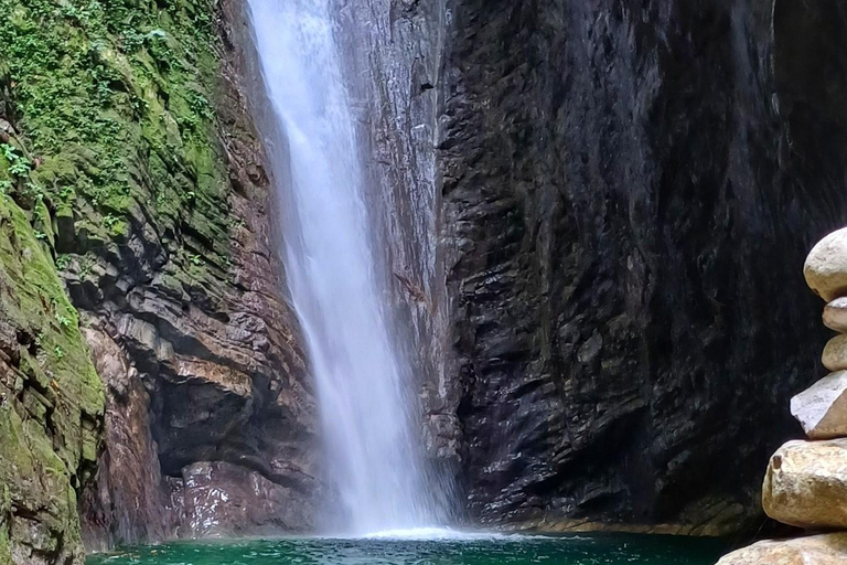 San Cristobal: Los Cacaos Waterfalls Tour with Meals