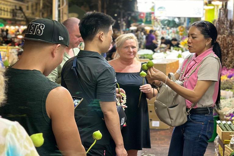 Nattvandring i Bangkok: Mat, tempel och Tuk-Tuk