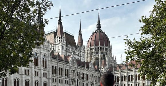 Budapest: Walking Tour with Chimney Cake & Polaroid Photos