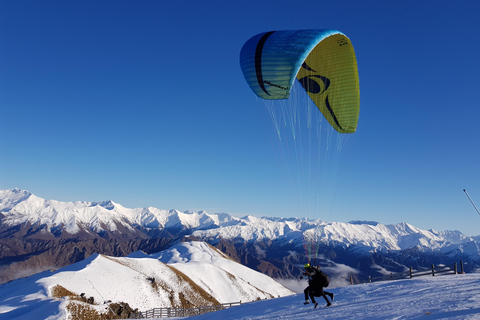 Queenstown: Tandem Paraglide - Winter - Coronet Peak 5400ft