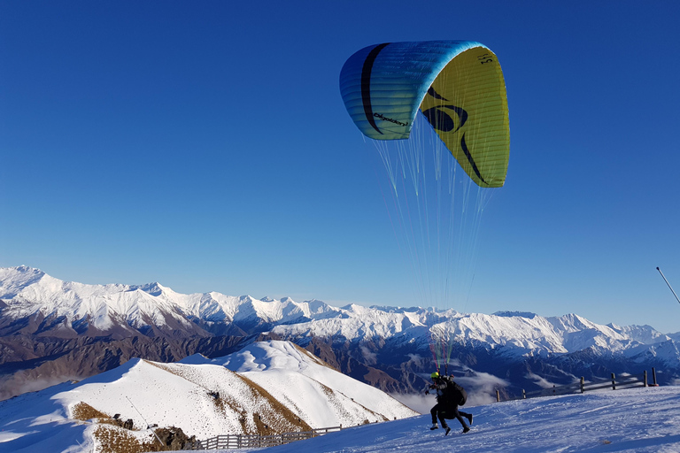 Queenstown: Tandem Paraglide - Winter - Coronet Peak 5400ft