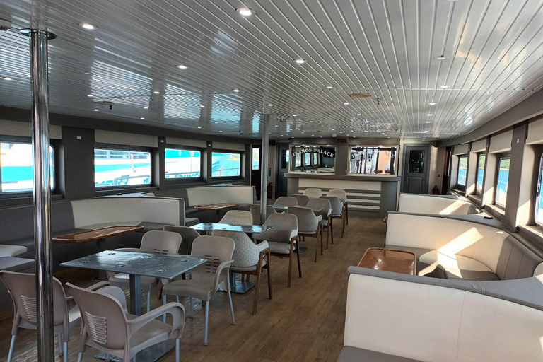 Zakynthos: Cruise to the famous shipwreck Navagio.