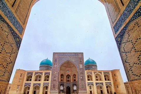Tour guiado particular de 9 dias no Uzbequistão