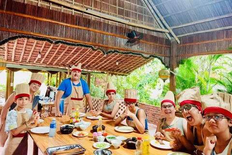 Hoi An/Da Nang: Visita al mercado, paseo en barco y clase de cocina