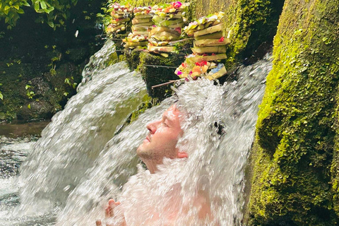 Ubud: Water Purification at Pura Mengening (All included) Group Experience with transport