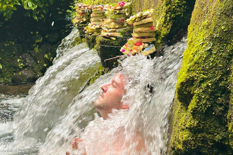 Ubud: Water Purification at Pura Mengening (All included) Group Experience with transport