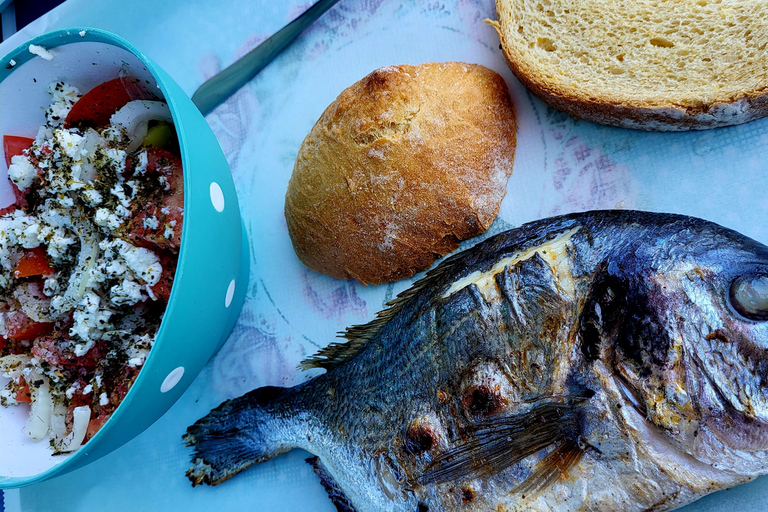 Rodas: Excursión de pesca, snorkel, barbacoa y guía profesional