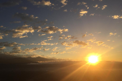 Excursão cultural tibetana ao nascer do sol em Sarangkot