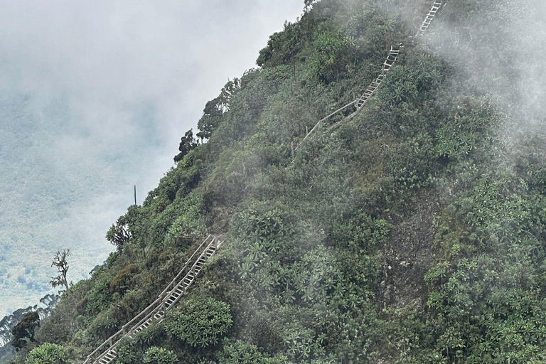 Rwanda 1 Day Mount Sabyinyo Hiking Adventure