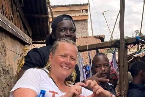 Nairobi:Kibera Slum Guided Walking Tour with Local Guide