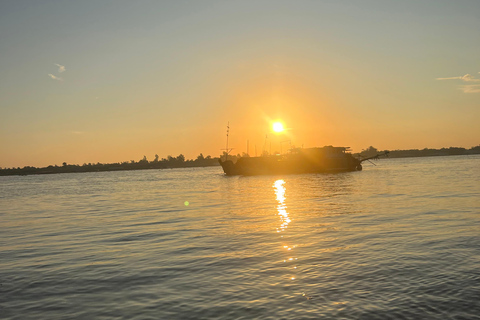 Floating Market, Flower Village Authentic Mekong Delta Tour