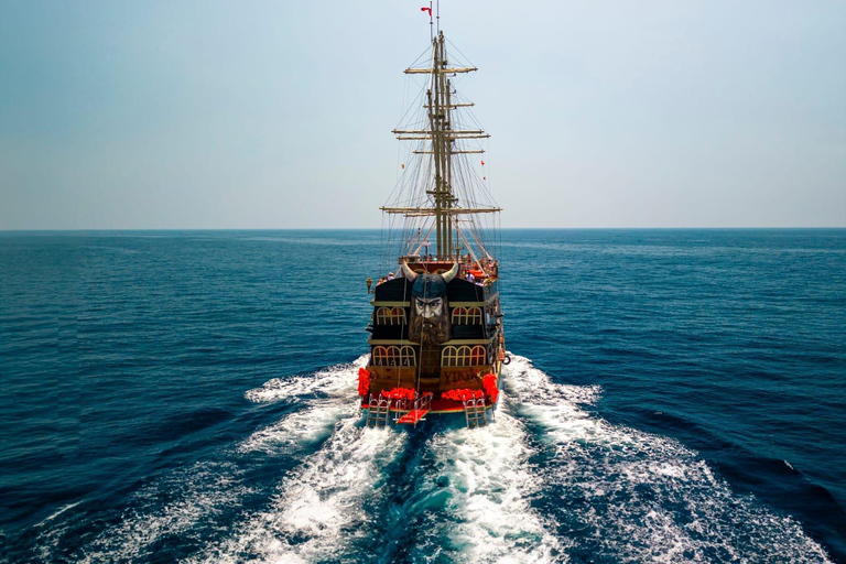 Alanya: Viking Boat Tour with Lunch and Soft DrinksAlanya: Boat Tour Meeting at the port