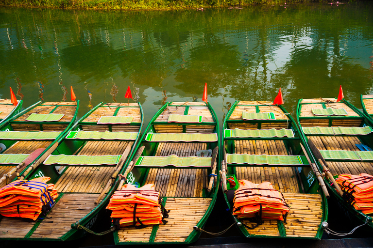 From Hanoi: Mua Cave - Tam Coc Full Day Tour From Hanoi: Ninh Binh Boat Tour- Mua Cave Tour