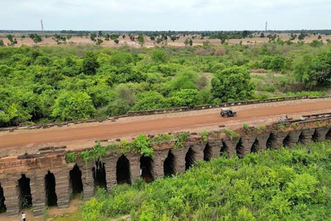 Siem Reap to Phnom Penh: Private Transfer with Scenic Stops