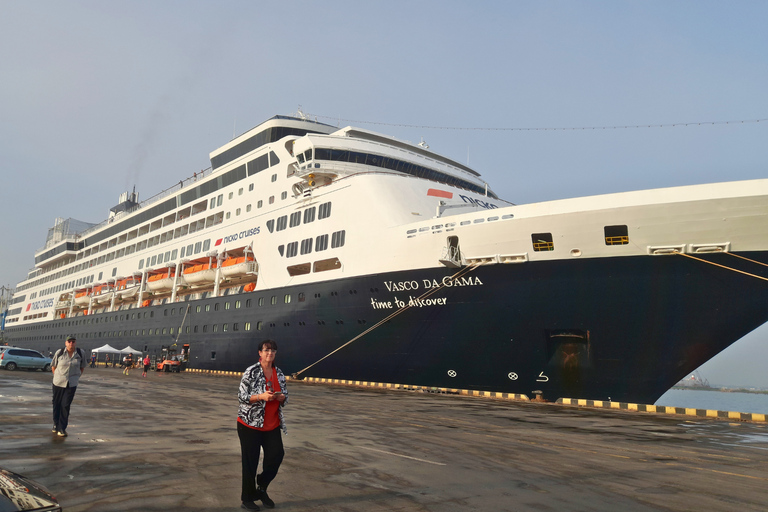 Semarang: Borobudur & Prambanan Shore Excursion Semarang Cruise Ship to Borobudur Temple (All Inclusive)