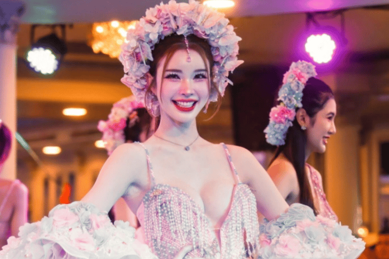 Pattaya: All Star Dinner Cruise with Buffet & Show All Star Dinner cruise ticket