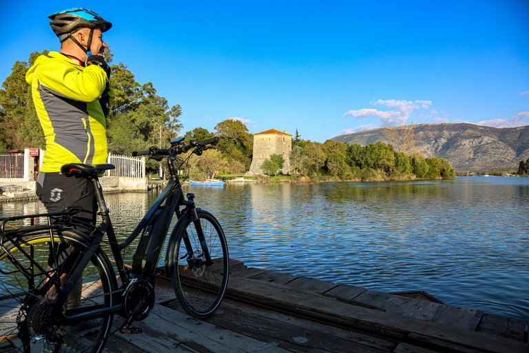 Tour in bicicletta di Tirana (E-Bike)Tour guidato dei punti salienti di Tirana in E-Bike