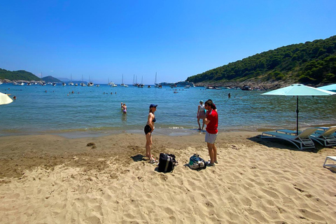 من دوبروفنيك: جولة بالقارب من دوبروفنيك: جولة على متن قارب &quot;هوب أون هوب أوف&quot; في جزر إيلافيتي