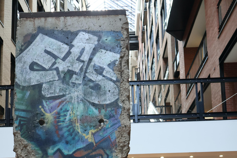 Montreal: Underground Downtown Walking Tour with Guide